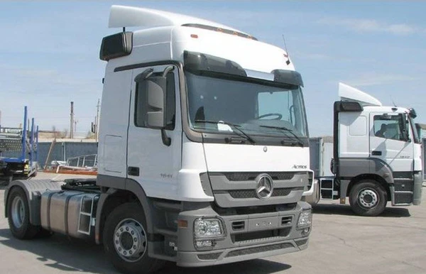 Фото Тягач Mercedes-Benz Actros 1841LS