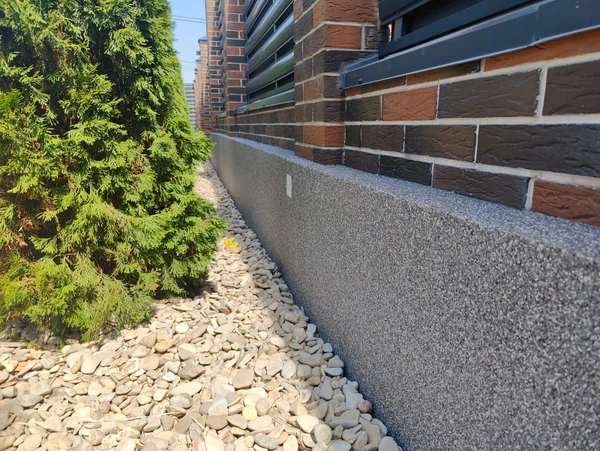 Фото Ремонт и отделка цоколя забора декоративной штукатуркой – Ростов-на-Дону