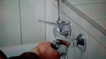 Фото Установка водонагревателей,ванн,унитазов