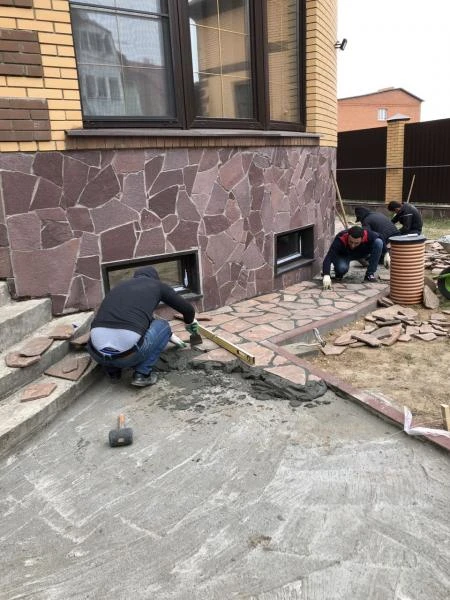 Фото Уклатка тротуарная плитки в Первомайский