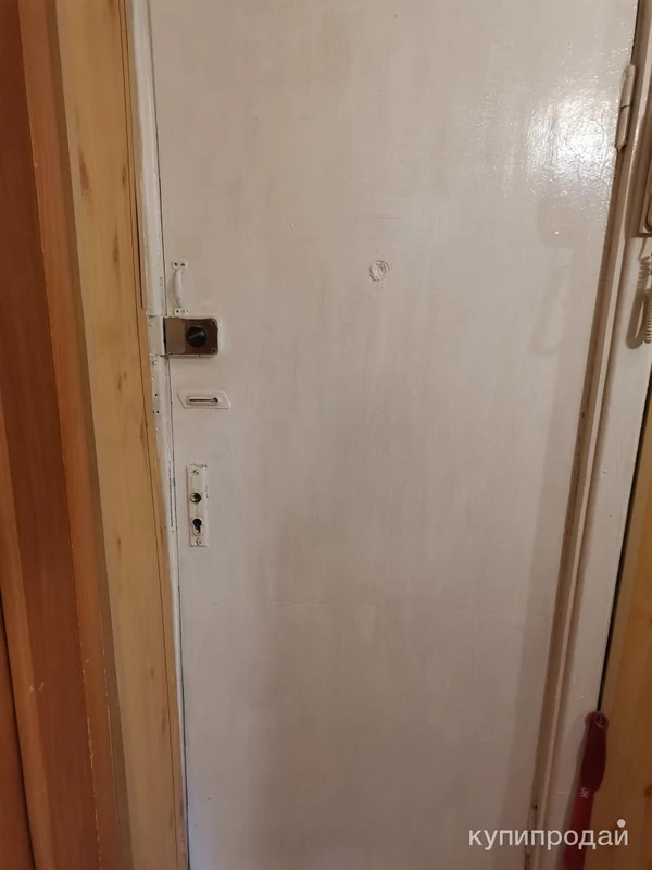 Фото Деревянная дверь бу