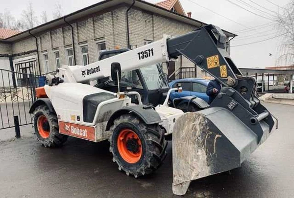 Фото Погрузчик телескопический