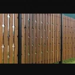 Забор из дерева и металла