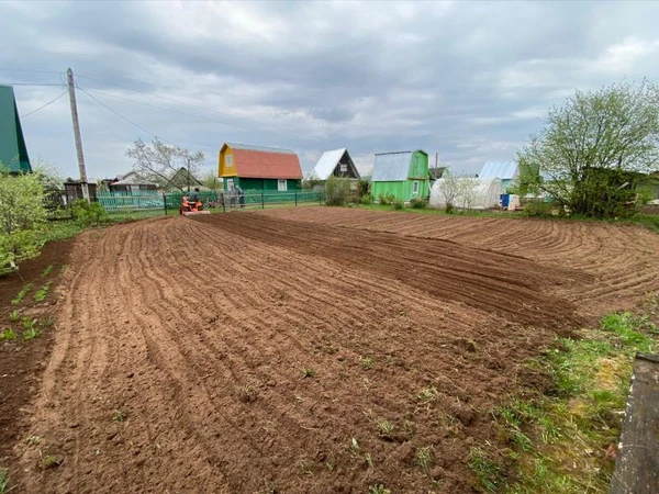Фото Вспашка земли