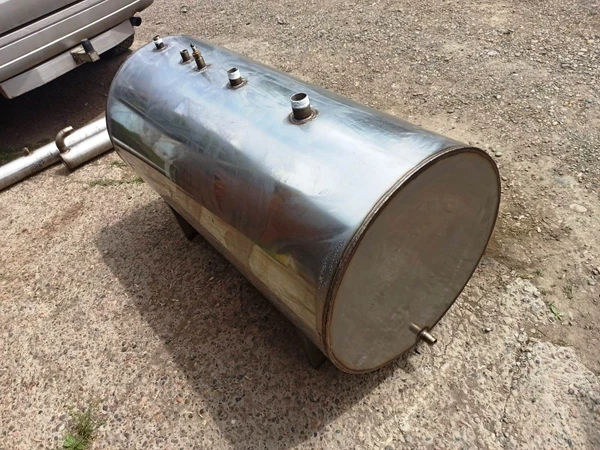 Фото Для отопительных систем расширительный бак из нержавейки и черной стали