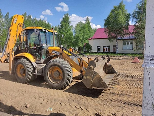 Фото Услуги экскаватора-погрузчика, самосвалов 6-20м3