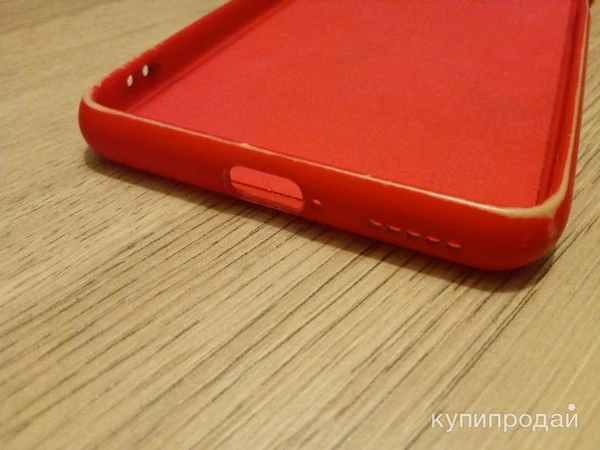 Фото Красный чехол б/у предположительно Redmi Note 10