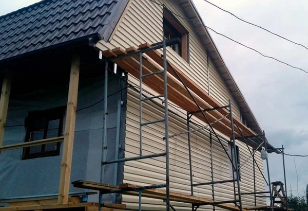 Фото Отделка сайдингом дома и дачного домика
