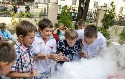 Фото Аниматоры Дед Мороз Шоу Пузырей Химическое Бумажно