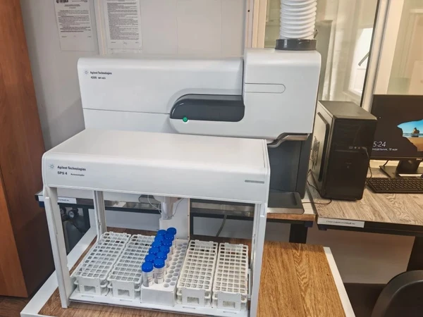 Фото Спектрометр Agilent 4200 с запасными частями
