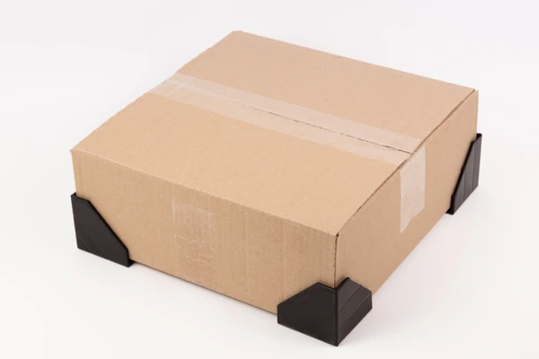 Фото Защитные уголки 60-60 мм для картонных коробок, ящиков, мебели