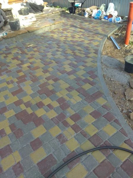 Фото Укладка тротуарной плитки и плитняка