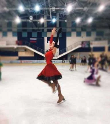 Фото Тренер по фигурному катанию