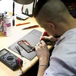 Обучение ремонту телефонов или ноутбуков