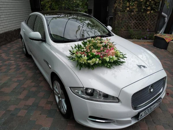 Фото Автомобиль на свадьбу