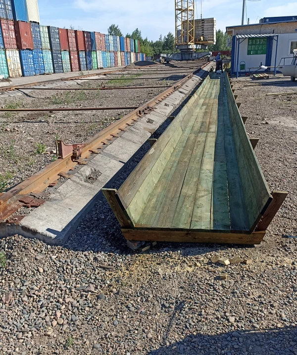 Фото Кабельный лоток козлового, башенного, портального крана