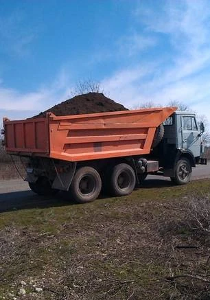 Фото Доставка чернозема самосвалами