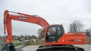 Фото Экскаватор гусеничный Doosan S225NLC-V (габарит)