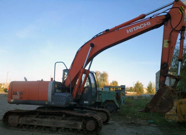 Фото Экскаватор гусеничный Hitachi ZX-200LC 2006г