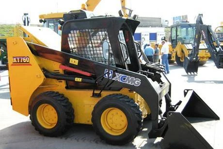 Фото Мини-погрузчик XCMG XT760