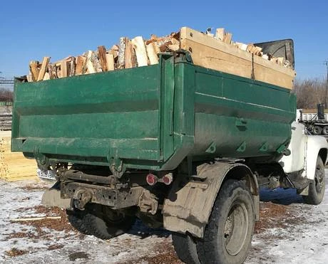 Фото Продам дрова горбыль пиленный сосновый с доставкой