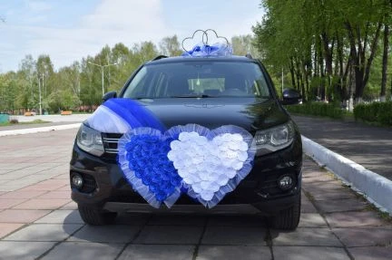 Фото Свадебные украшения на машину
