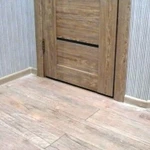 Фото №3 Плинтус, стыки, накладки, упоры для дверей.