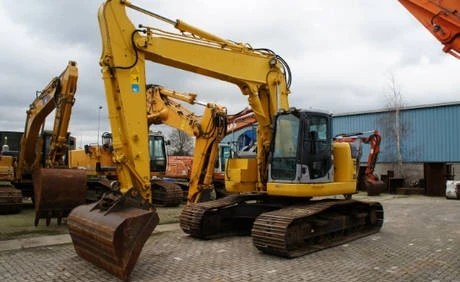 Фото Komatsu PC 228 USLC-3 — гусеничный экскаватор