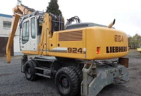 Фото Liebherr A 924 C - перегружатель