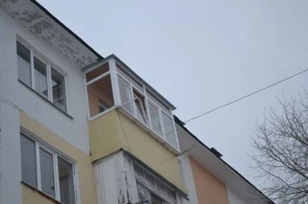 Фото Пластиковые балконы и окна , металлические балконные рамы