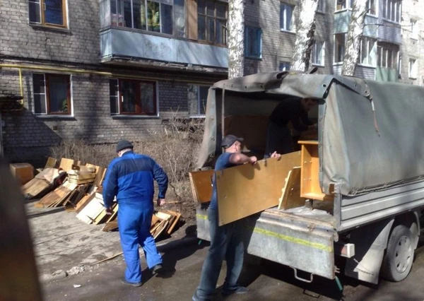Фото Вывоз мусора с гаражей 