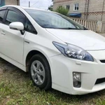 Аренда автомобиля Toyota prius 1.8 Гибрид 2010