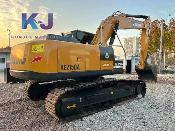 Фото Китайский подержанный гусеничный экскаватор XCMG XE215DA