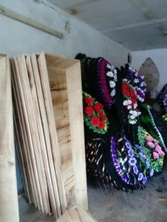 Фото Гробы под обивку, фоны для венков