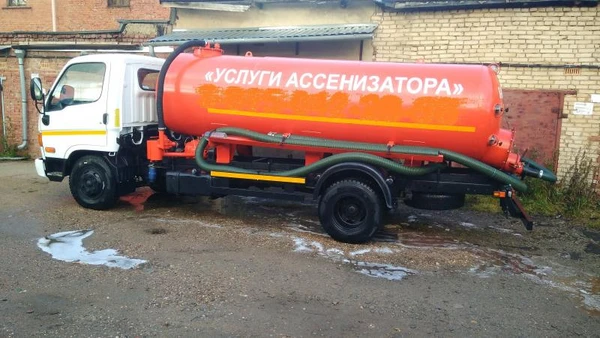 Фото Ассенизатор. Откачка септиков, колодцев. Доставка тех. воды 