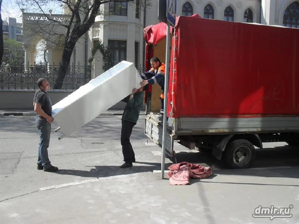 Фото Вывоз строй мусора и хлама. Грузчики. Газели. Иномарки