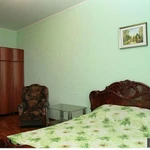 Фото №2 Сдаю 1-комн. квартиру на пр. Ленина, 17, посуточно (на часы, ночь, сутки)