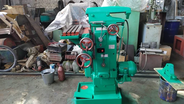 Фото Станок горизонтально-фрезерный 6В75