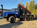 фото Урал лесовоз с манипулятором Велмаш 10-74