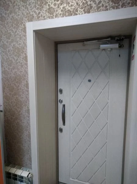 Фото Установка межкомнатных и выходных дверей