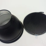 Фото №6 Стандартный рефлектор крепление Bowens с сотами 60°