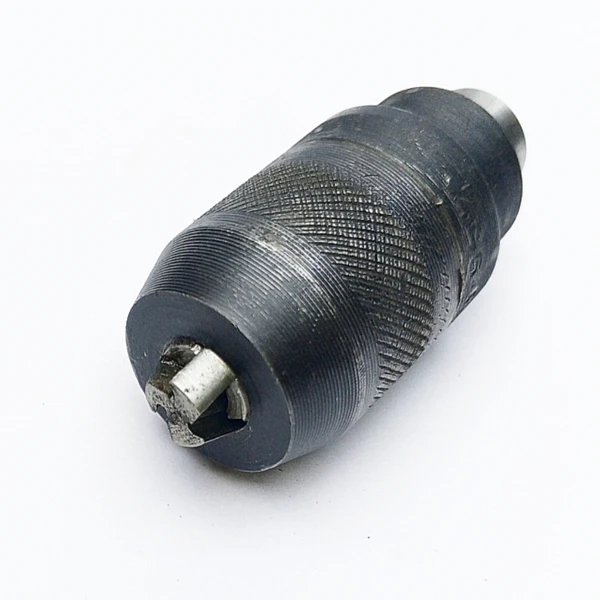 Фото Патрон сверлильный трехкулачковый бесключевой , самозажимной 6-В 12-2 посадка в12 , от 0,5 до 6мм биение 0,15