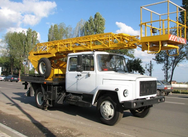 Фото Услуги телескопической Автовышки