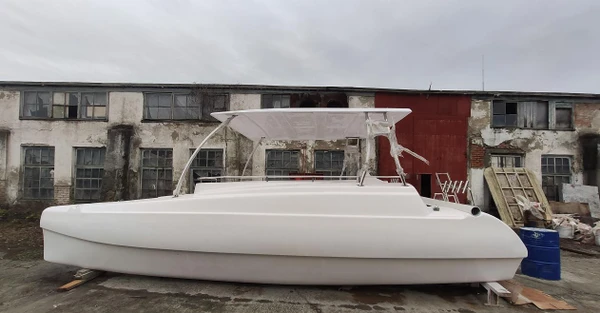 Фото Катамаран Кайман-800 белый