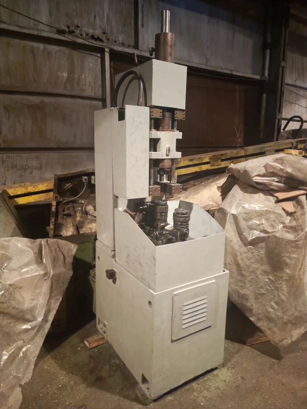 Фото Полуавтомат 3Е820 хонинговальный вертикальный одношпиндельный