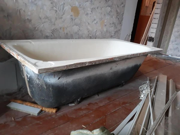 Фото Вывоз чугунных ванн батарей плит дверей колонок