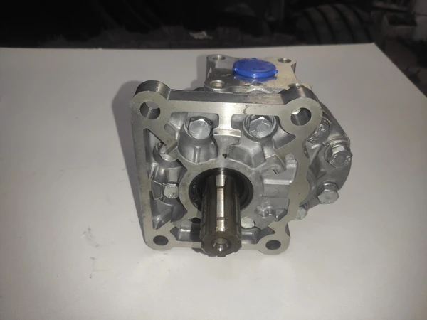 Насос шестеренный (шестеренчатый) НШ32 левый МГП НШ32У-3Л, НШ32С-3Л