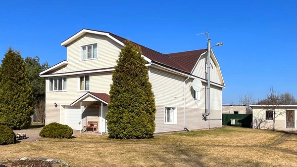 Фото Жилой дом 352 м² с зимним садом, баней и гаражом на 13 сотках в Шлиссельбурге
