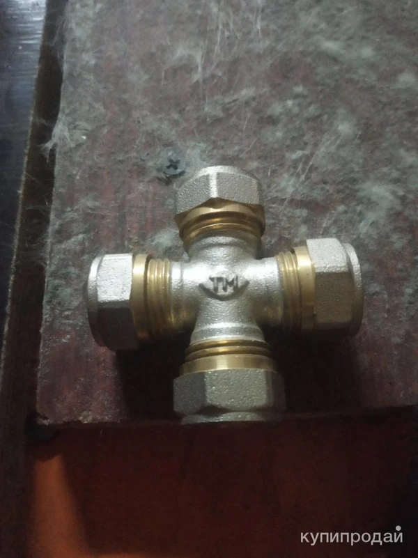 Фото Фитинги для металлопластиковых труб