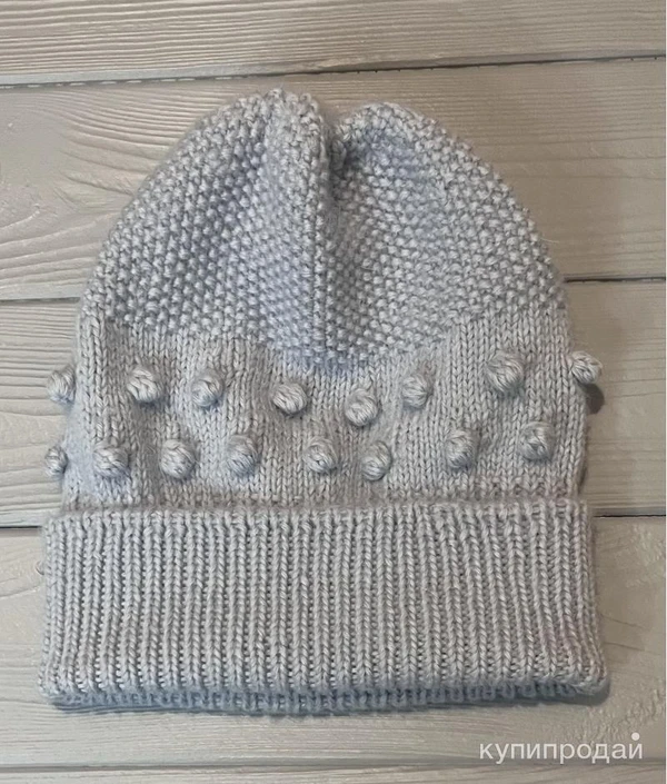 Шапка вязаная ручной работы